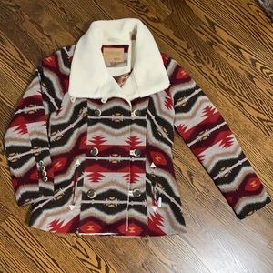 Powder river outfitters panhandle jacket. Small. Red brown Aztec colors